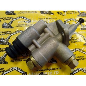 Pompa combustibil Komatsu 4D102E 6732-72-1340